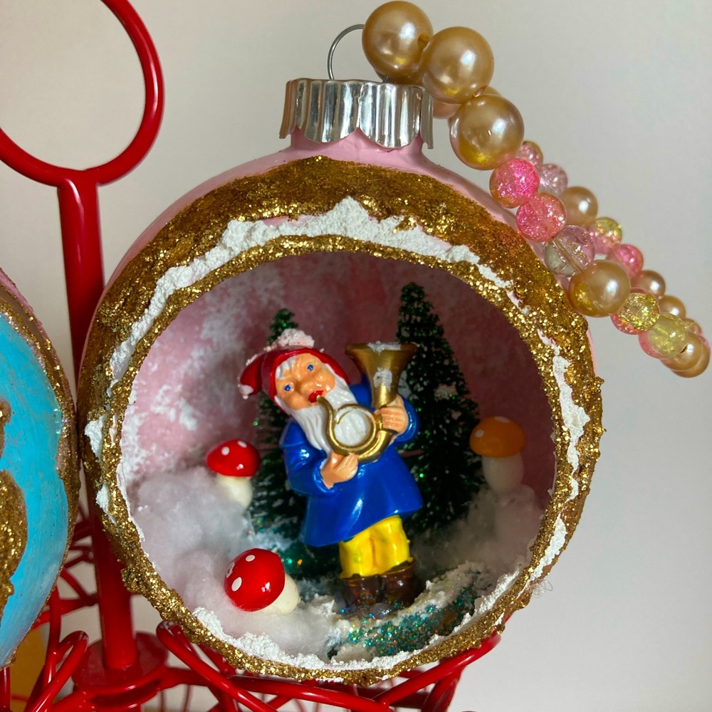 VINTAGE GNOME ELF KITSCH CHRISTMAS DIORAMA ORNAMENT RETRO UPCYCLED KITSCHY MCM